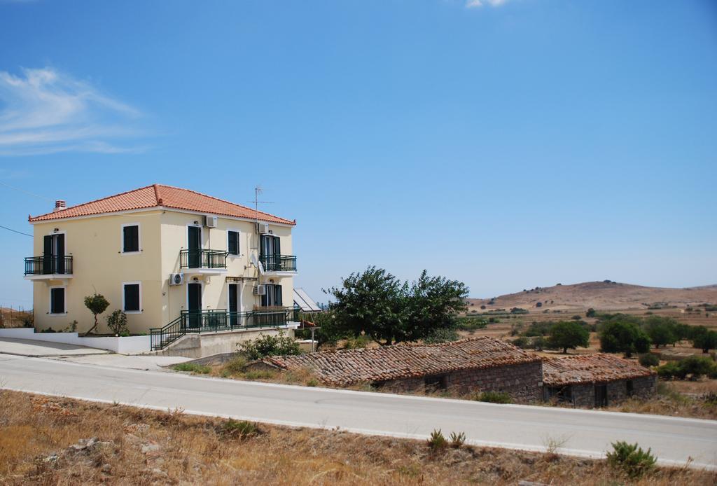Andreas Studios Romanon Εξωτερικό φωτογραφία